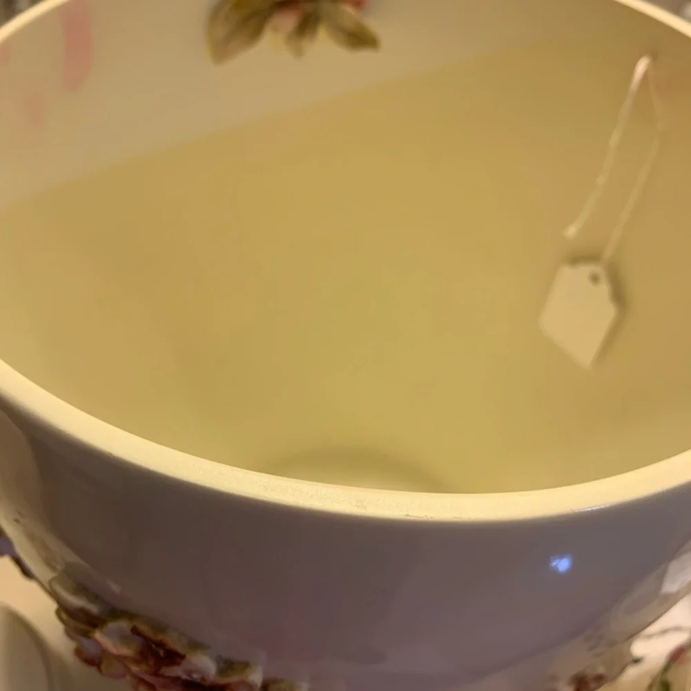 Vintage Raised (3D) Roses Waste Basket only